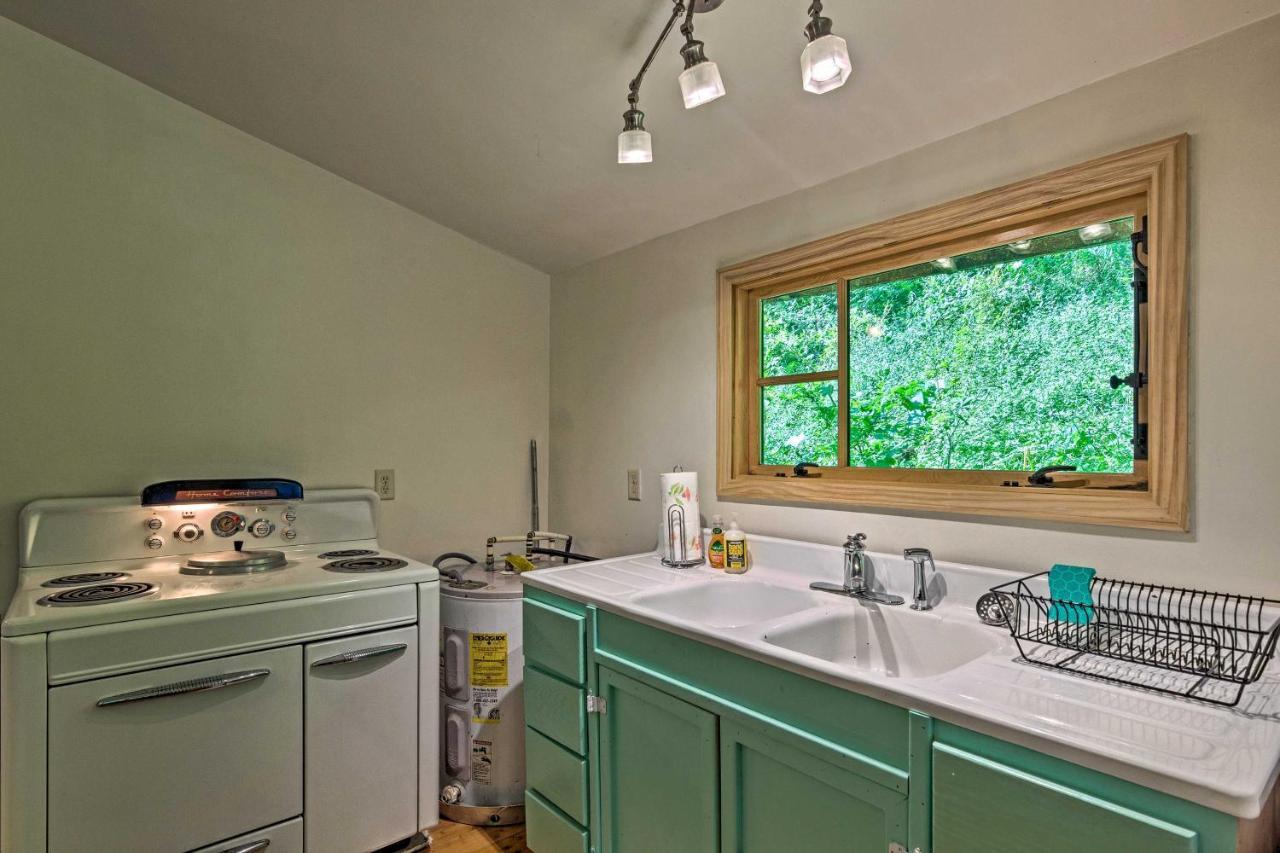 Вилла Cozy And Charming Asheville Cabin 5 Mi To Downtown! Экстерьер фото